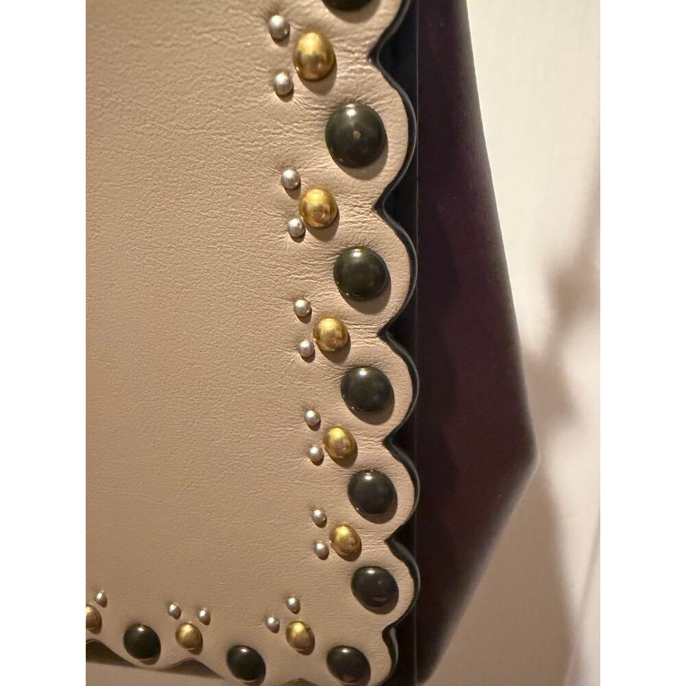 Luxurious 2019 Coach Alexa bag with a scalloped flap and studs in color block - Picture 5 of 8